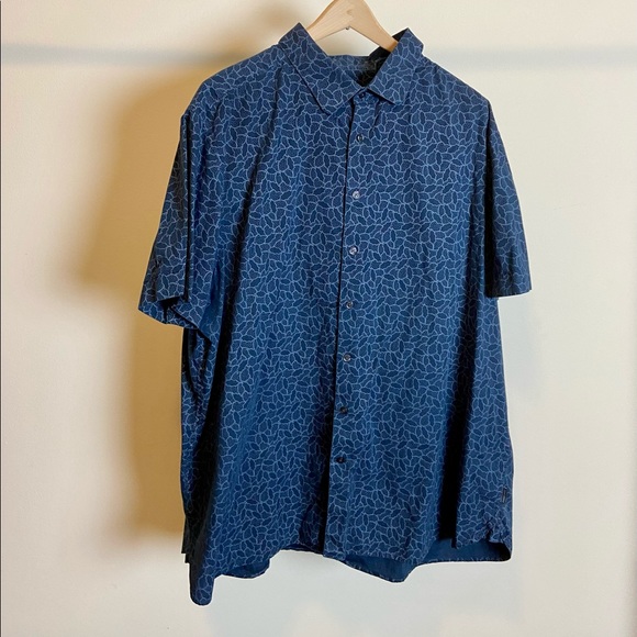 Perry Ellis Button Down Short Sleeve Shirt - Picture 2 of 7